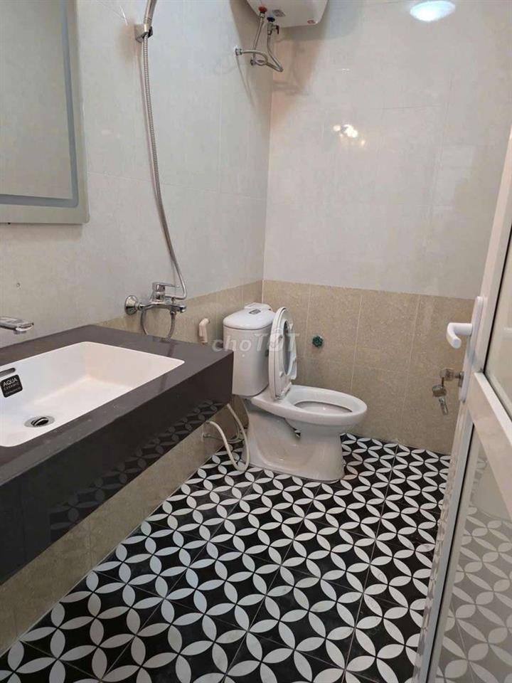 Bán gấp căn góc 75m2 2 ngủ, 2 WC tại Hoàng Đạo Thành, Thanh Xuân