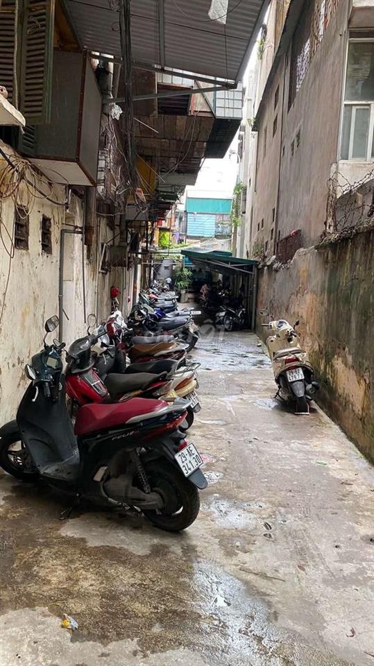 Bán gấp căn hộ tập thể 2 ngủ tại Láng Hạ tầng thấp nhà thoáng đẹp