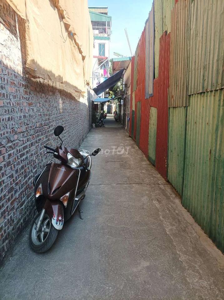 Bán nhà tôn 30m2 ngõ 254 VĨNH HƯNG