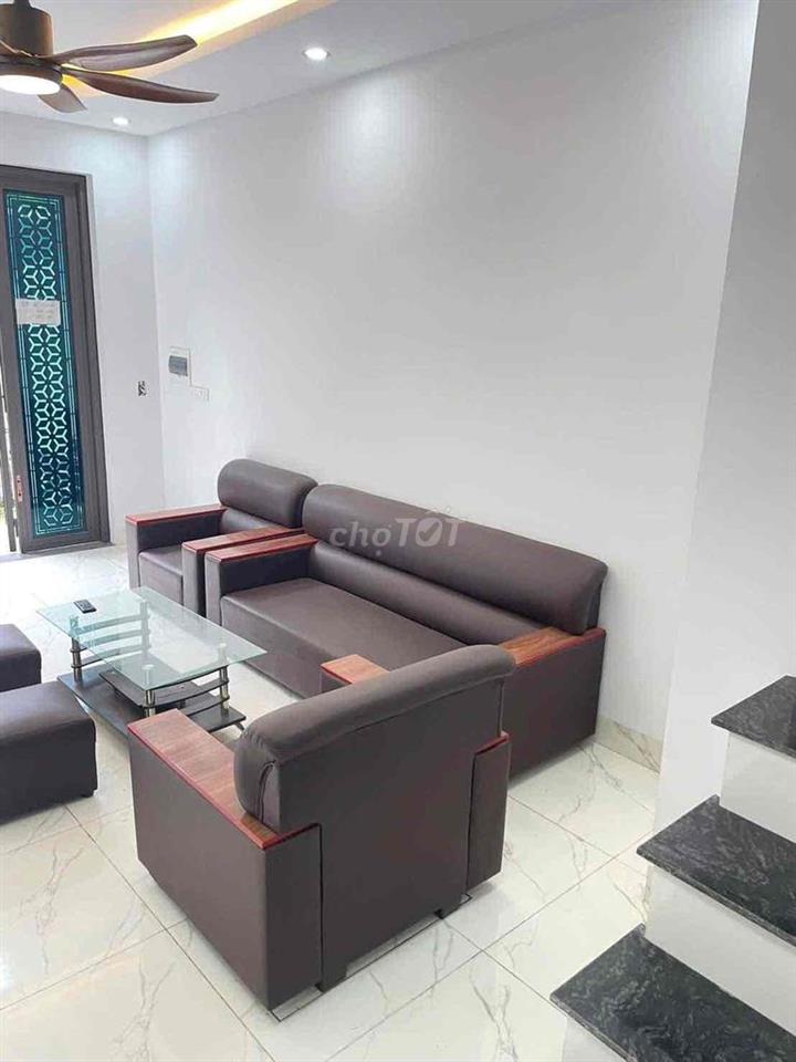 em chính chủ cần cho thuê nhà ở  Thị Trấn quang Minh đồ đạc đã có sẵn