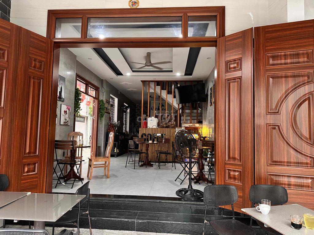Nhà mặt tiền cần bán gấp