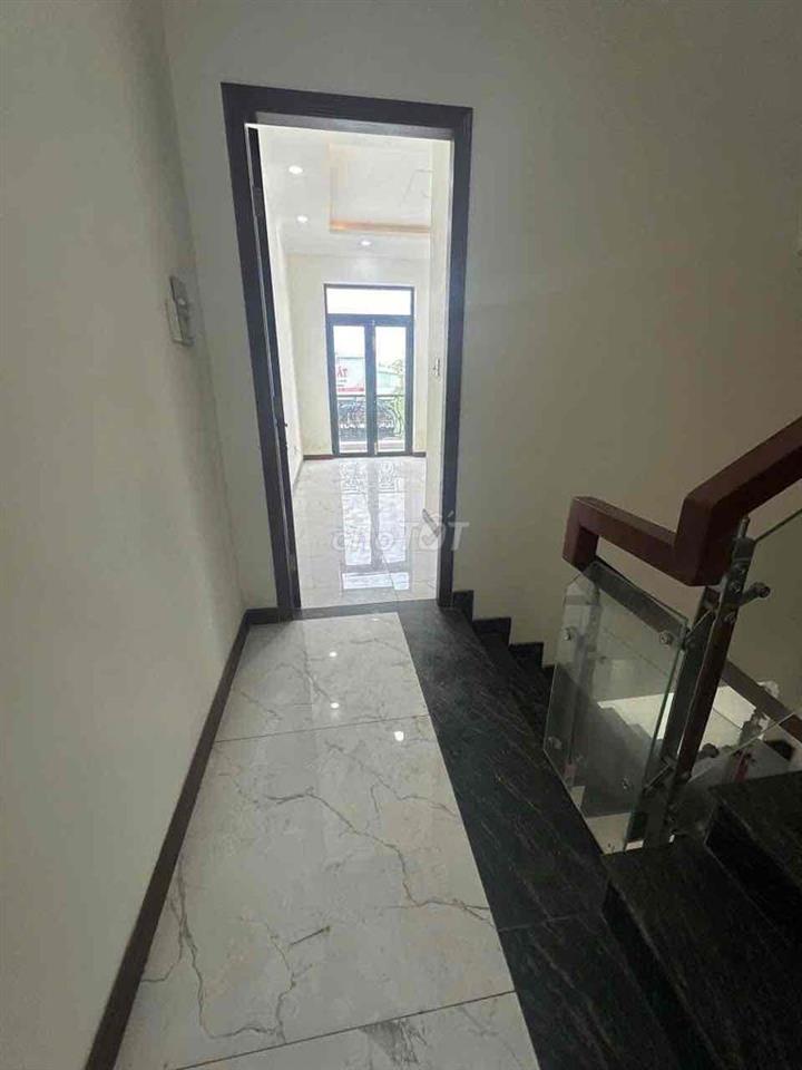 Bán Nhà Mặt Tiền Kinh Doanh