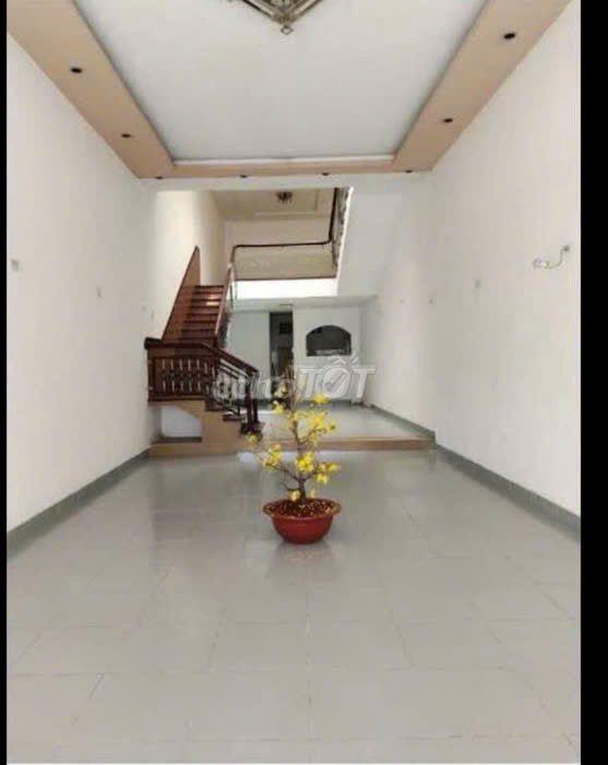 Cho thuê Nhà MT Trần Hưng Đạo, 4 X25m, T+1.5L,Giá 32tr/ tháng TL