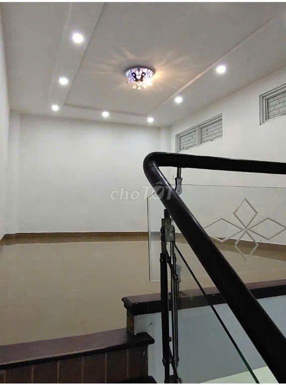 Cho thuê Nhà MT Trần Hưng Đạo, 4 X25m, T+1.5L,Giá 32tr/ tháng TL