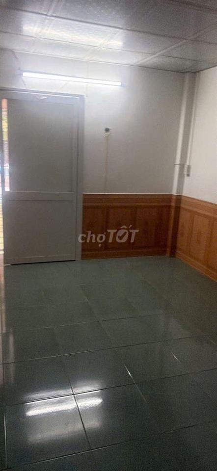 Cho thuê Mặt bằng Gần chợ, 4 x 14m, 02PN, giá 10tr/ thág