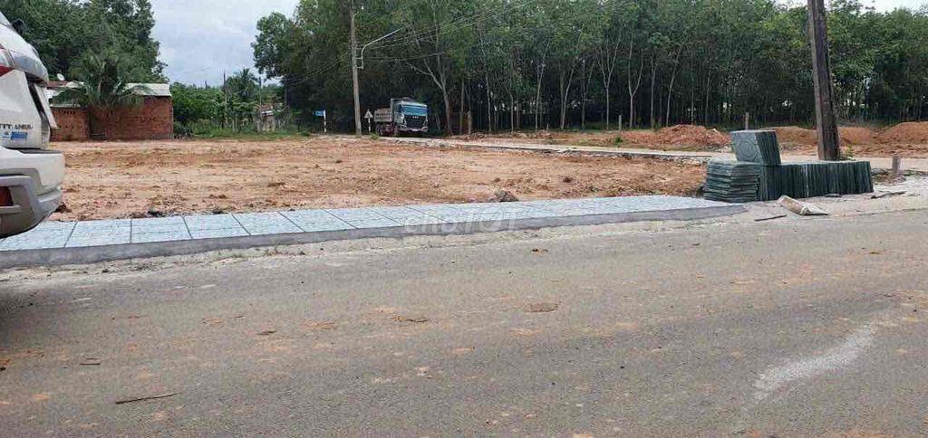 chính chủ cần bán lô đất  mặt tiền