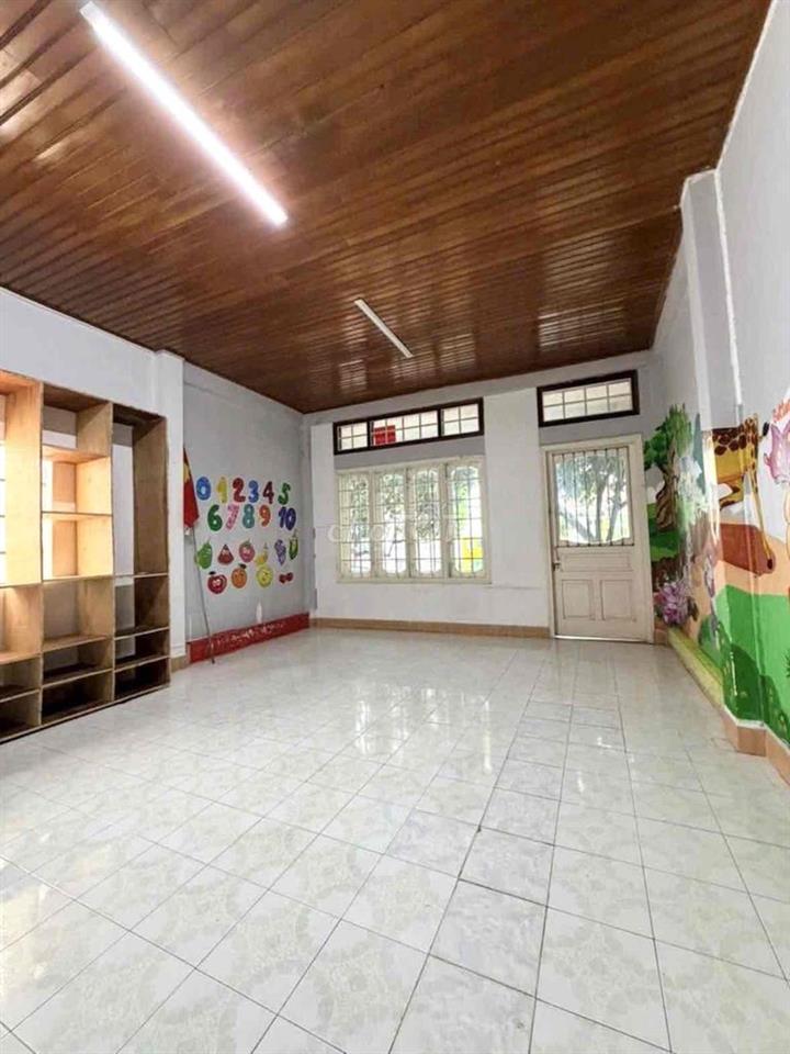 Cho thuê nhà mặt tiền Trần Quang Khải