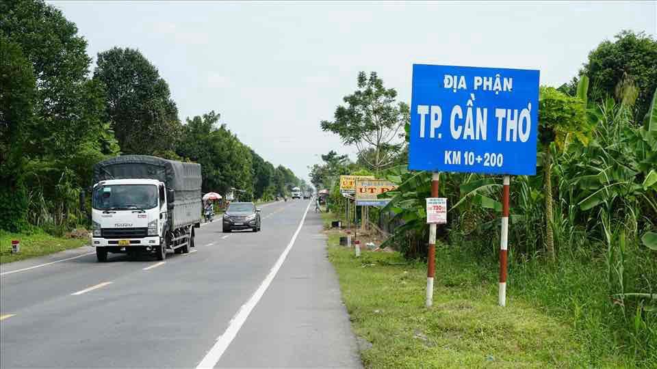can bán mặt tiền QL61c