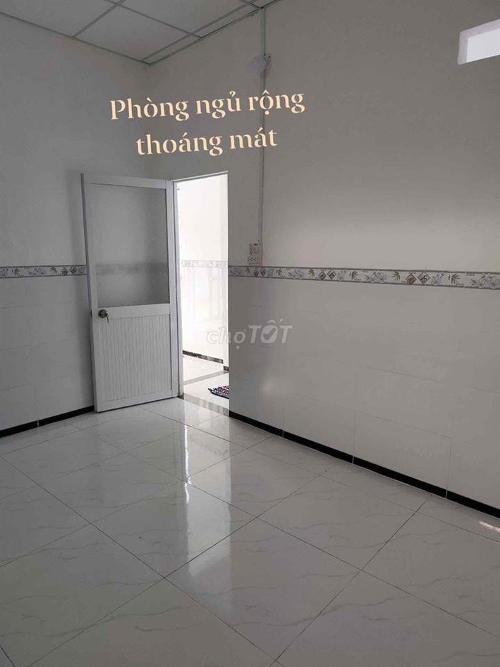 nhà cặp bờ sông rộng rãi mát mẻ