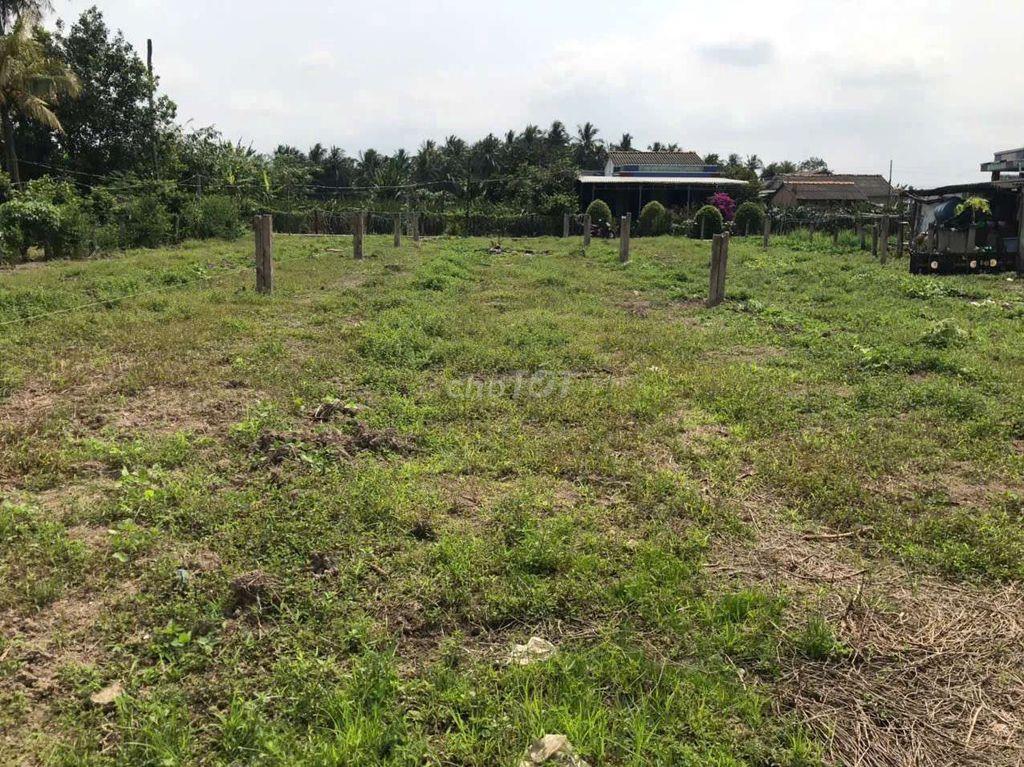 cần bán gấp 331,2m vuông đất