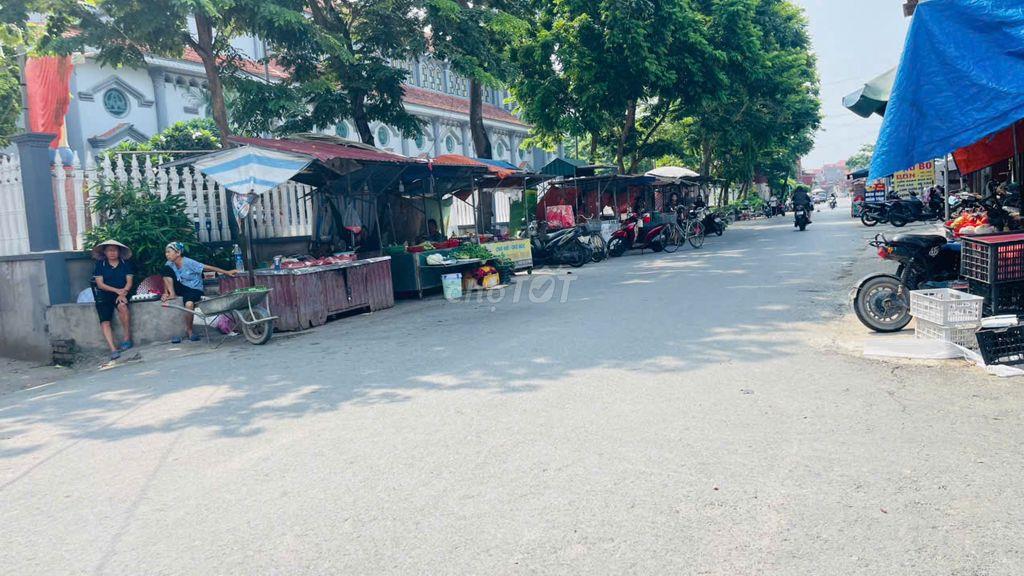 Chủ ngộp bank bán nhà 5 tầng cho thuê 650/năm tại Xuân Cẩm,Bắc Ninh