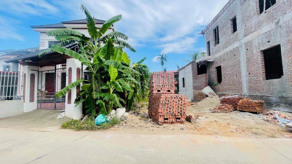 Bán 130m2 đất thổ cư đường 6m