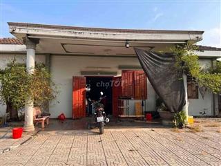 Cho thuê nhà nguyên căn 342m2 cạnh khu công nghiệp phước đông