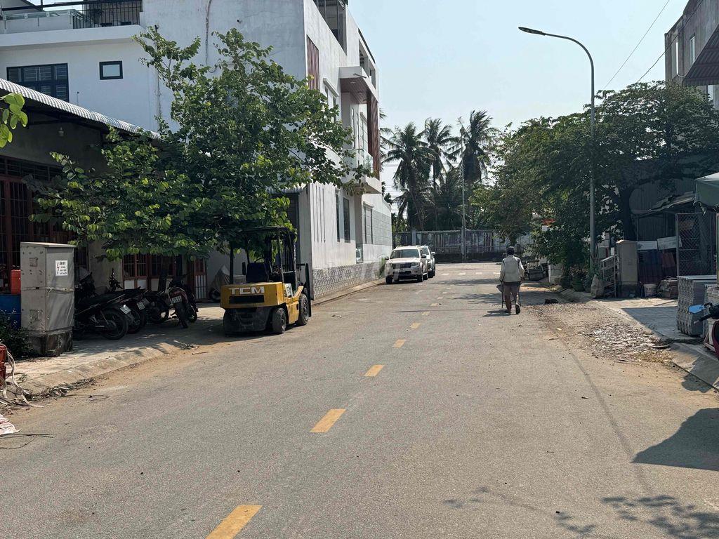 BÁN LÔ ĐẤT 2 MẶT TIỀN ĐƯỜNG NHỰA – NGAY KHU DÂN CƯ CHỢ ĐỨC NHUẬN