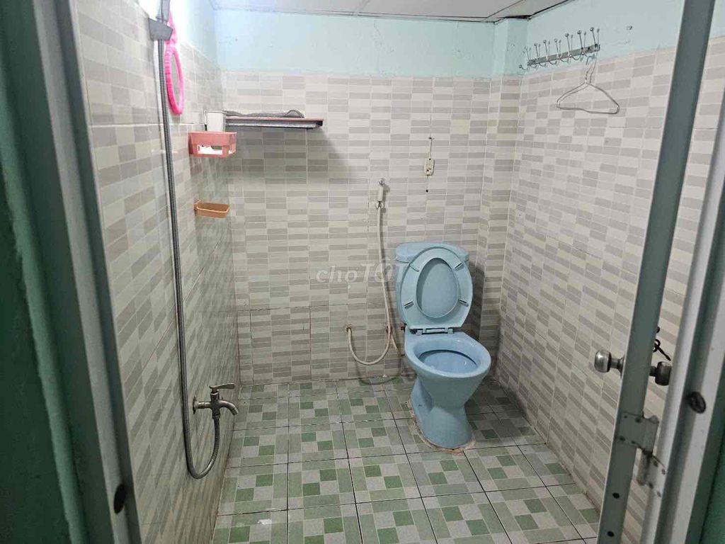 TÂN PHÚ 8TRIEU HẺM XE TẢI 4X16 2PN