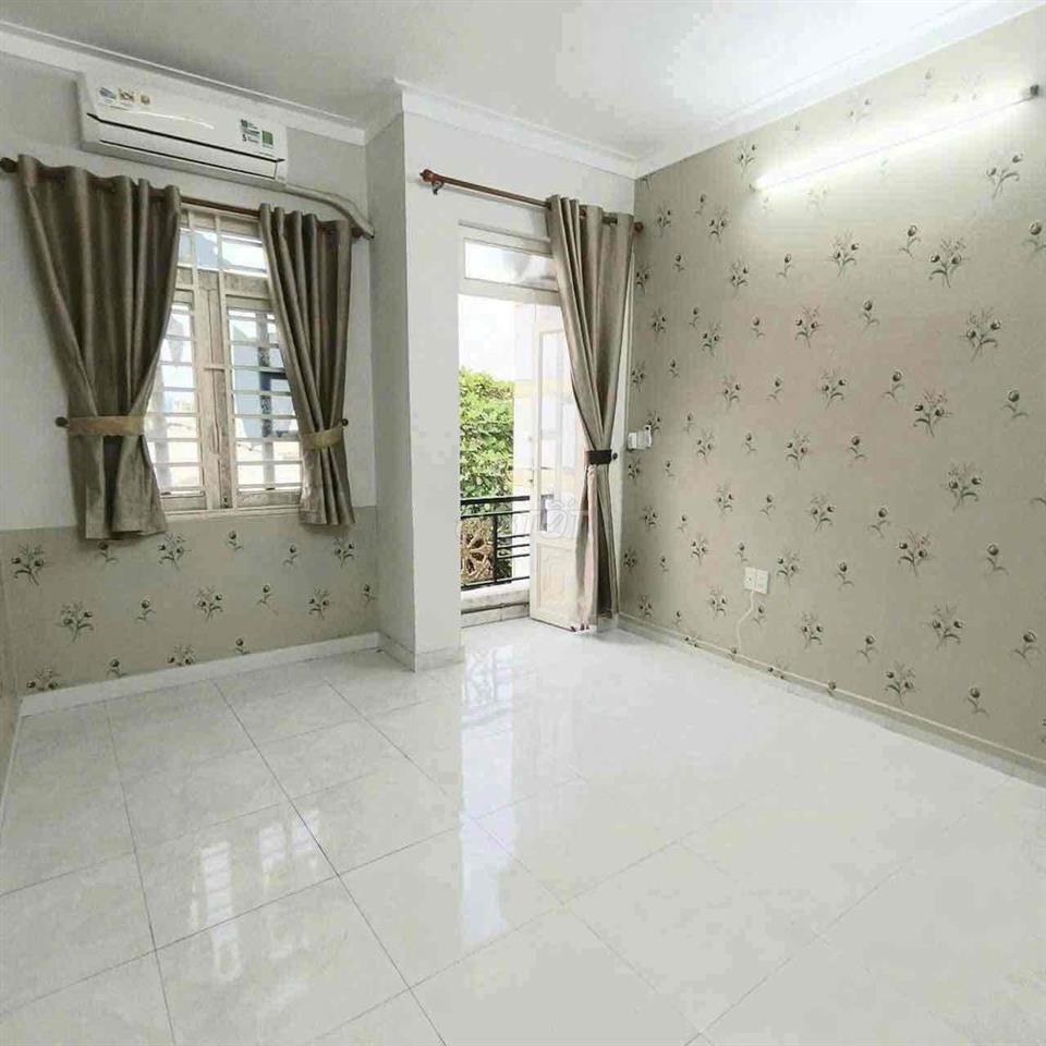 8TR (2PN-3WC) CỌC 1-2 MÁY LẠNH