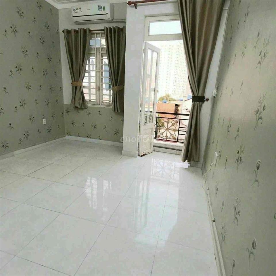 8TR (2PN-3WC) CỌC 1-2 MÁY LẠNH