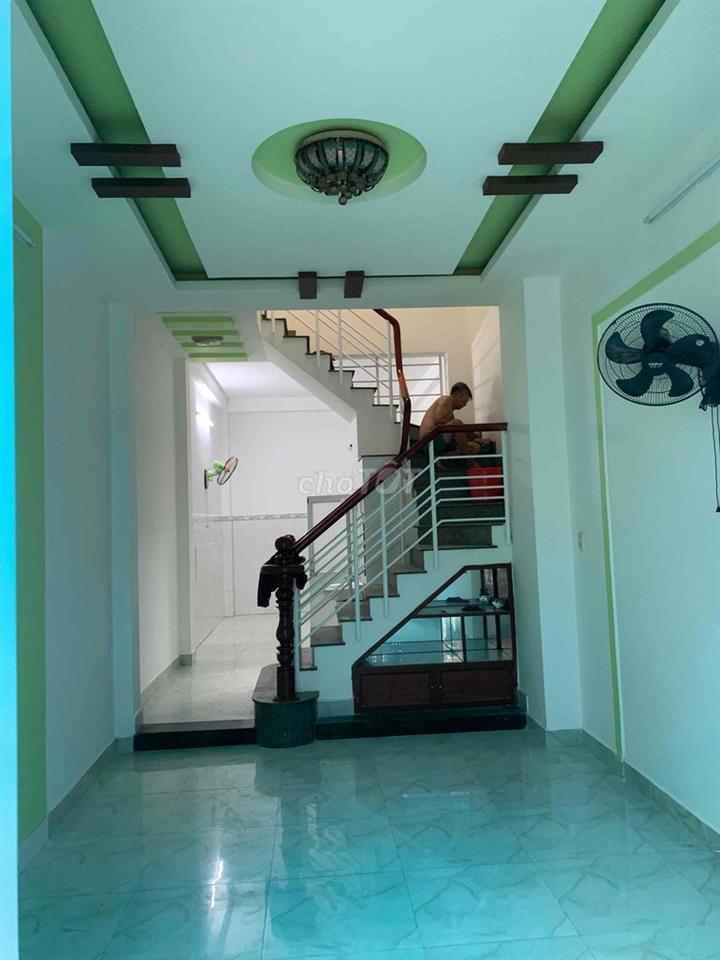 LẠC LONG QUÂN 13TR 3PN -3WC HẺM XE HƠI