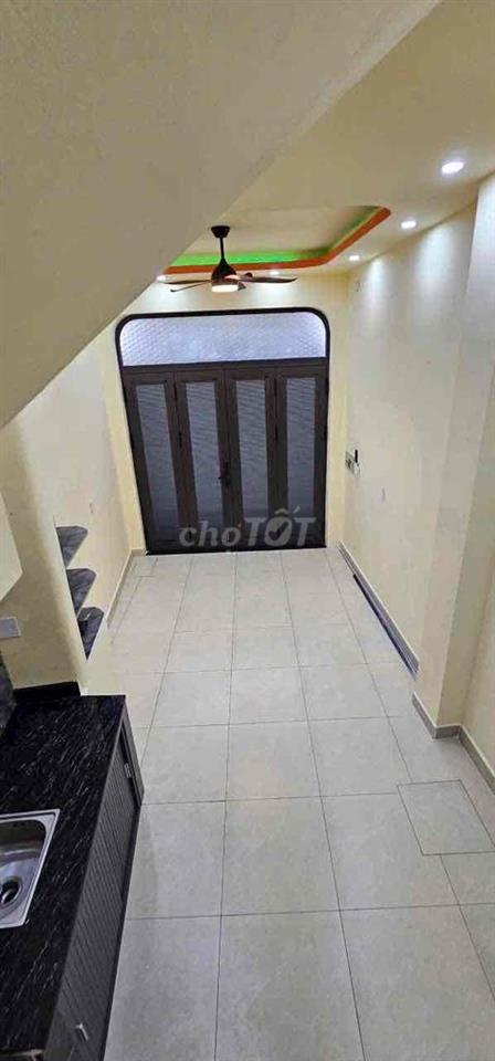 10TR LẠC LONG QUÂN Q11 :2PN 2WC