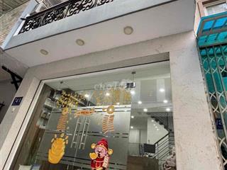 Nhà 48m2 hẻm 6m cách 1 căn ra mặt tiền Nguyễn Kim, gần BV Chợ Rẫy, Sân