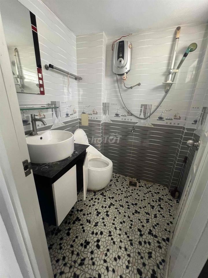 Mặt Tiền Đối diện THCS Hoàng Lê Kha