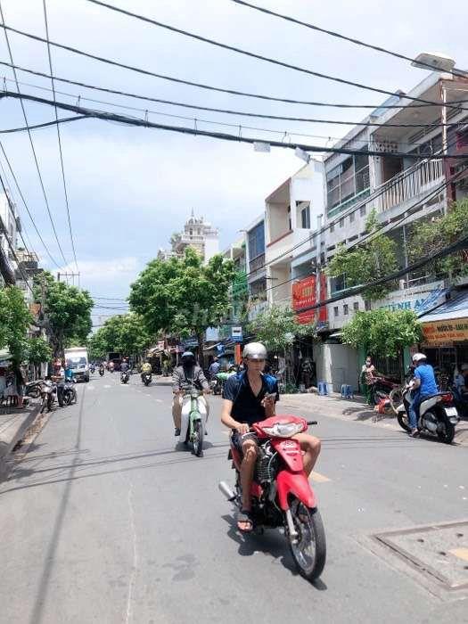 Nhà mới mặt tiền kinh doanh tốt trung tâm Q8