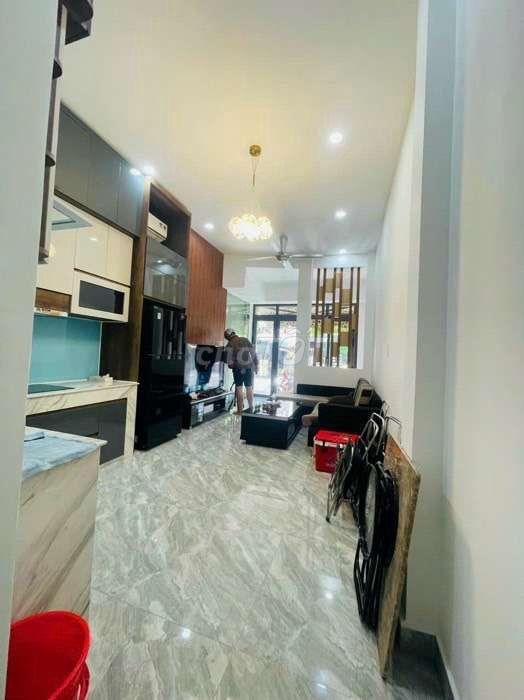 Nhà mới mặt tiền kinh doanh tốt trung tâm Q8