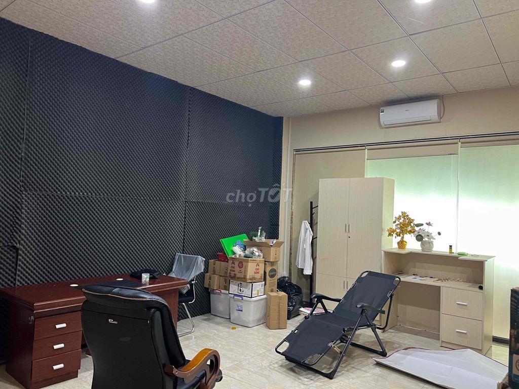 Cho thuê văn phòng 70m2 tầng trệt mặt tiền đường Liên Phường