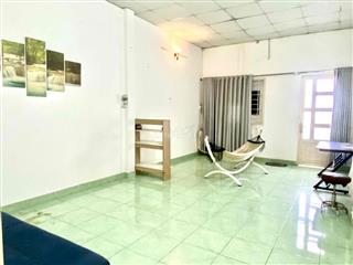 phòng rộng thoáng mặt tiền trung tâm quận 2 nhiều tiện ích