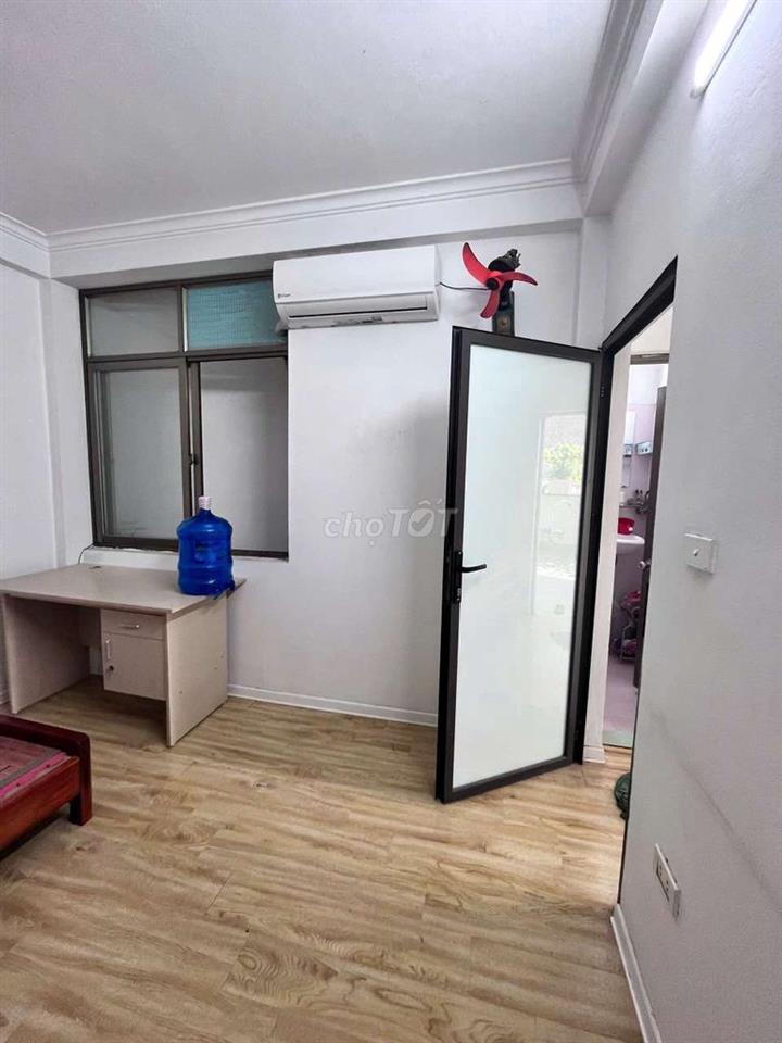 CHO THUÊ NHÀ TẦNG 5 TẠI PHỐ CHÍNH KINH