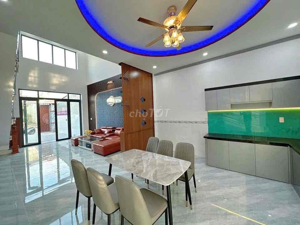 cần bán nhà sổ riêng hạ giá 100tr