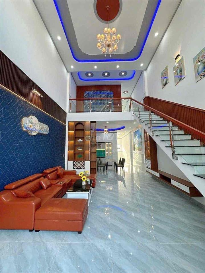 cần bán nhà sổ riêng hạ giá 100tr