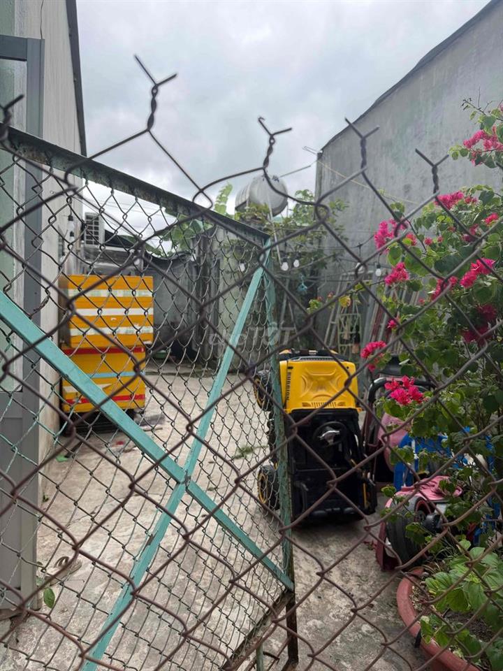 bán nhà trung tâm tt hậu nghĩa