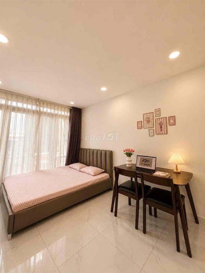 STUDIO BAN CÔNG GẦN UTH , HỒNG BÀNG , UEF FULL NỘI THẤT