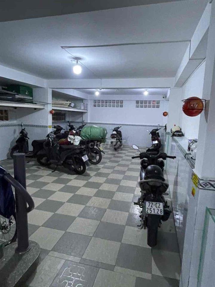 Nhà Căn Hộ Dịch Vụ 32 phòng