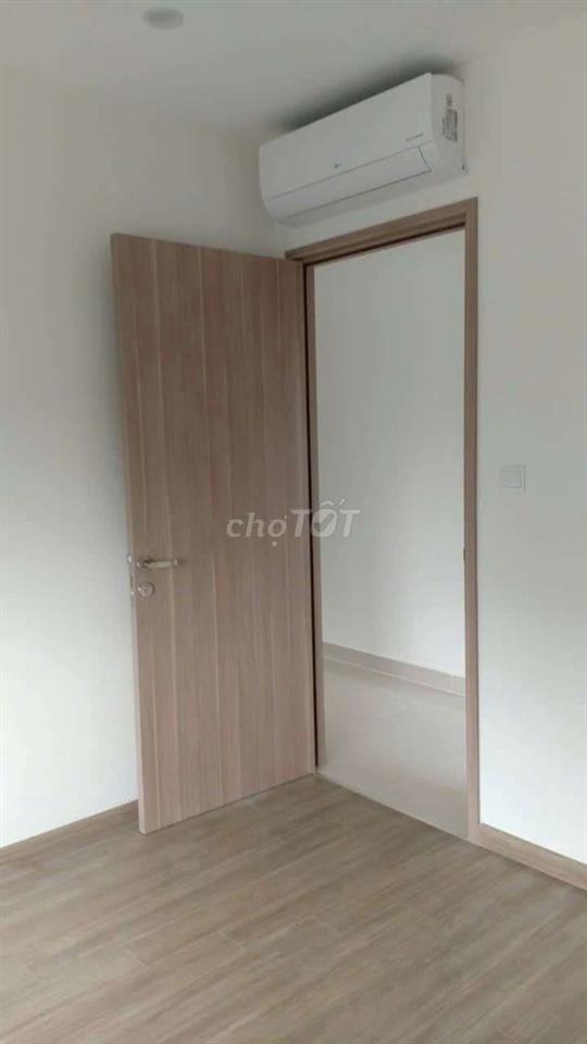 Căn góc 3 phòng ngủ, 2 toilet, mới. có bếp, rèm . 