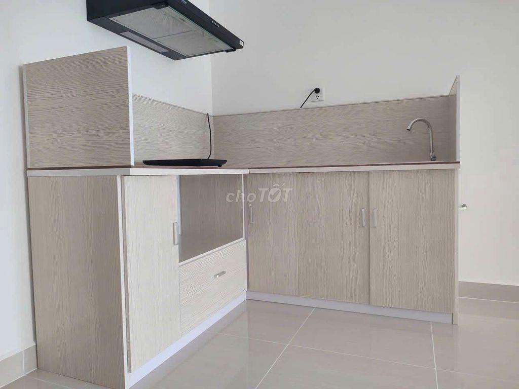 Căn góc 3 phòng ngủ, 2 toilet, mới. có bếp, rèm . 