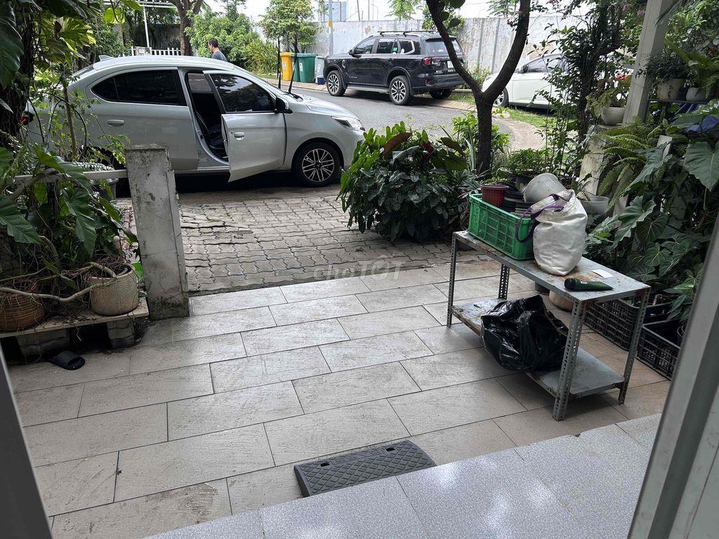 Bán nhà phố Mega Residence