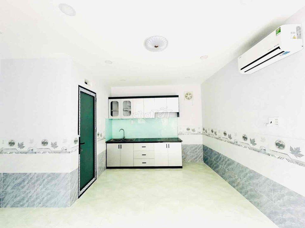 nhà xây mới đã hoàn công 5.căn đường T.15 gần ngã tư vườn lài