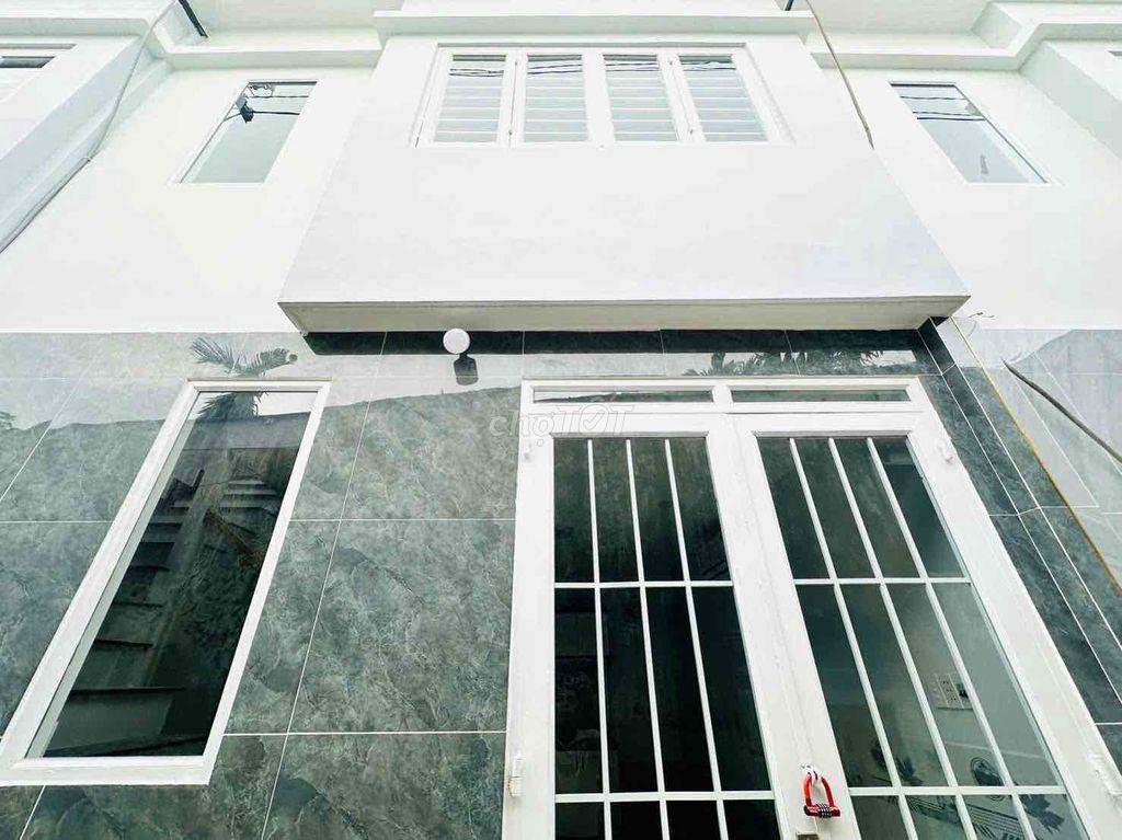 nhà xây mới đã hoàn công 5.căn đường T.15 gần ngã tư vườn lài