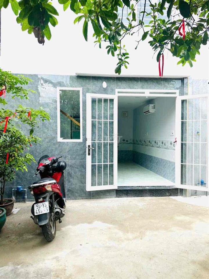 nhà xây mới đã hoàn công 5.căn đường T.15 gần ngã tư vườn lài