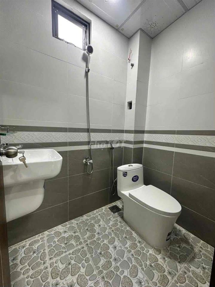 nhà sử dụng cho gd 4-5 thành viên ngay sau chợ Minh Phát Ngã Tư Ga Q12