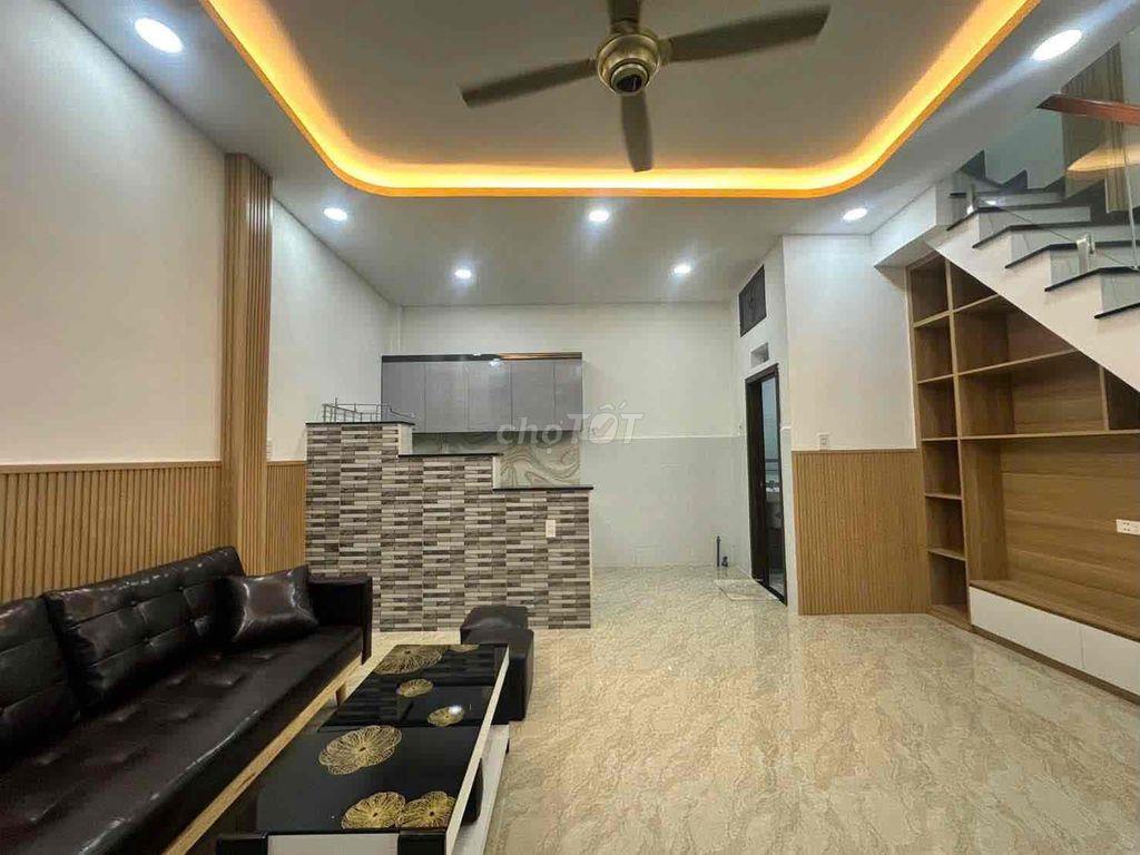 nhà sử dụng cho gd 4-5 thành viên ngay sau chợ Minh Phát Ngã Tư Ga Q12
