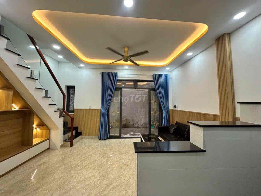 nhà sử dụng cho gd 4-5 thành viên ngay sau chợ Minh Phát Ngã Tư Ga Q12