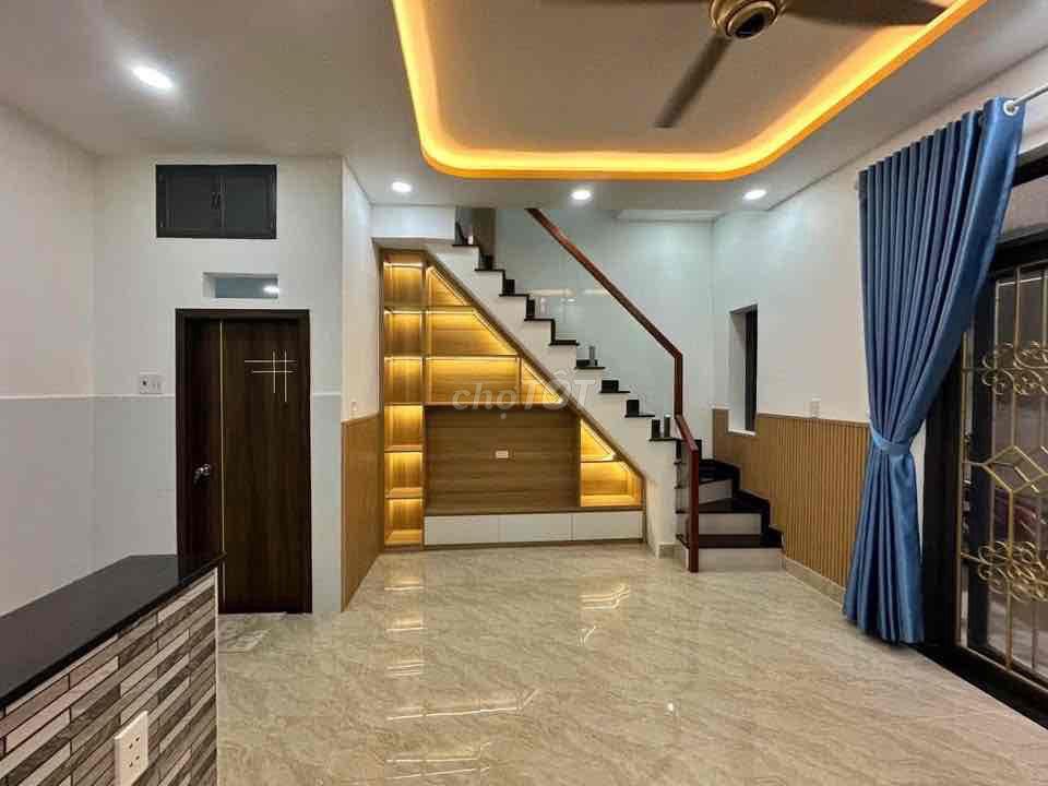 nhà sử dụng cho gd 4-5 thành viên ngay sau chợ Minh Phát Ngã Tư Ga Q12