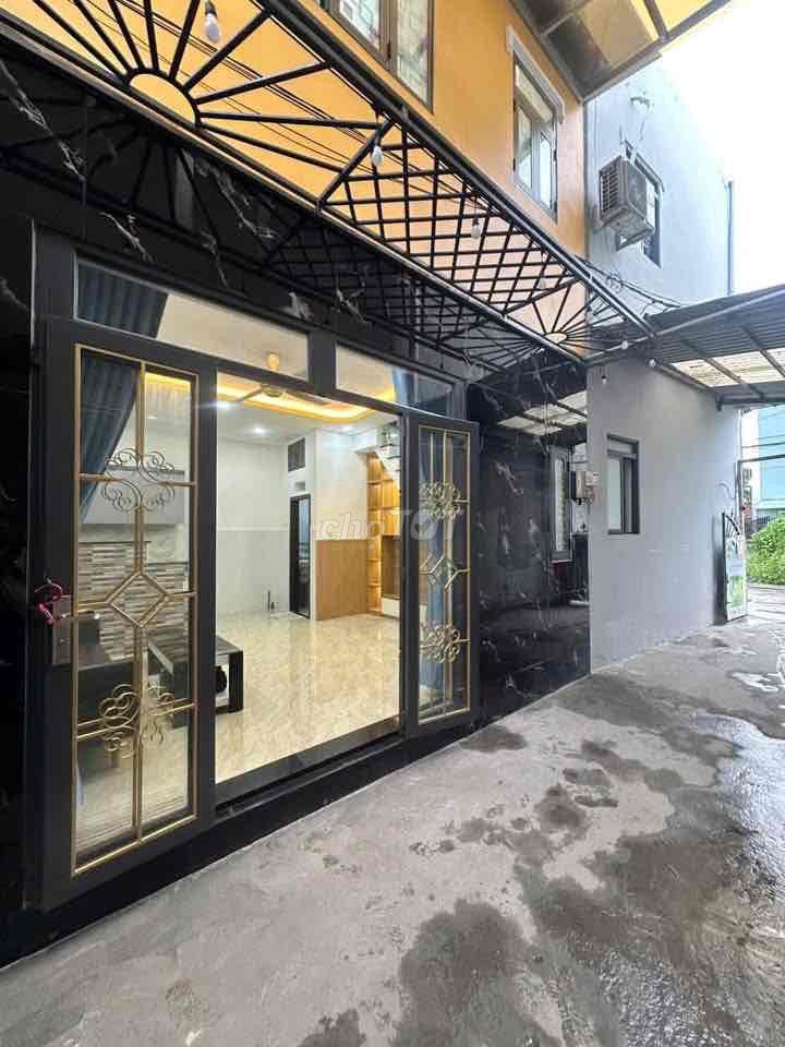 nhà sử dụng cho gd 4-5 thành viên ngay sau chợ Minh Phát Ngã Tư Ga Q12