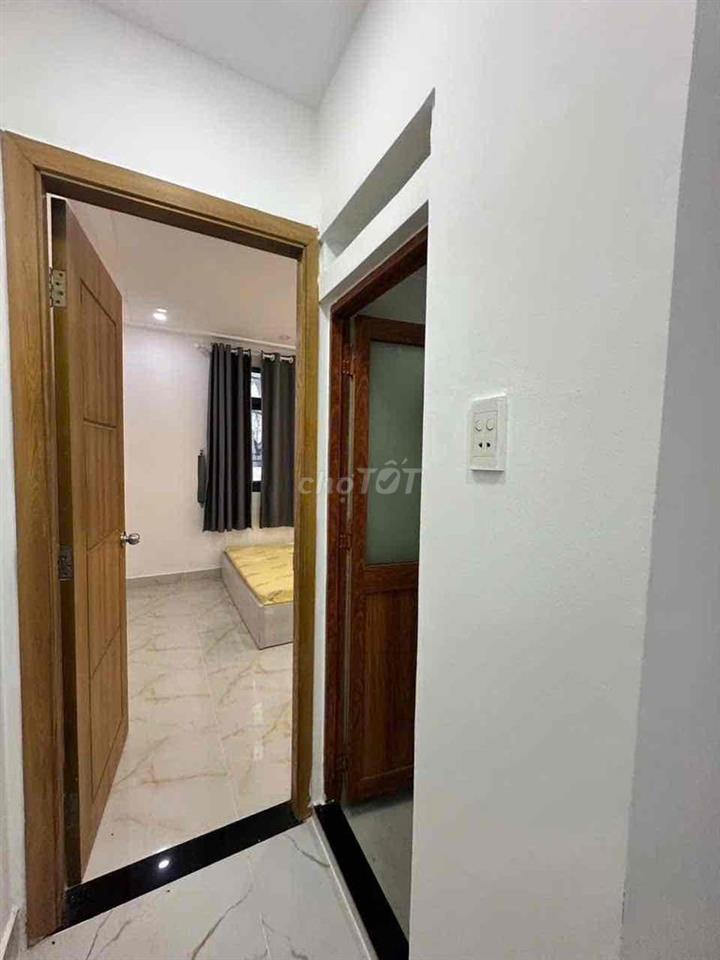 nhà 2lầu siêu đẹp dtsd 60m2 ngay trường điện lực ngã tư ga q.12