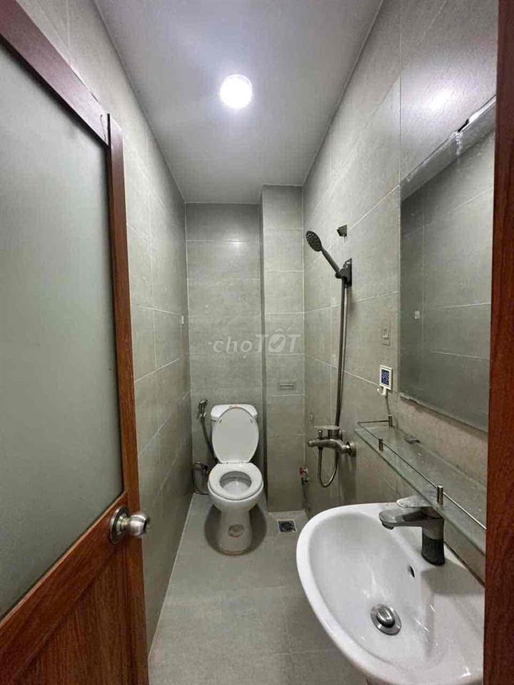 nhà 2lầu siêu đẹp dtsd 60m2 ngay trường điện lực ngã tư ga q.12