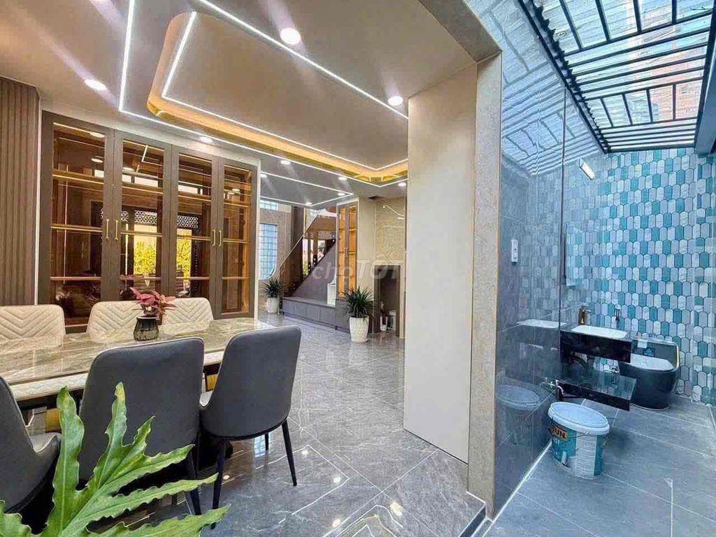 nhà 5.Tầng xây mới nội thất sịn shr hổ trợ Bank ngay Ngã Tư Ga Q.12