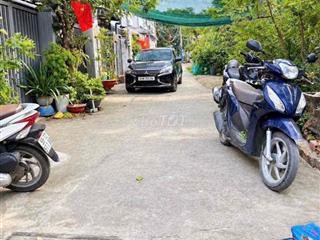 nhà 2lầu 4p sân ôtô dtsd : 142m2 ngay đầu ngã tư ga Q.12